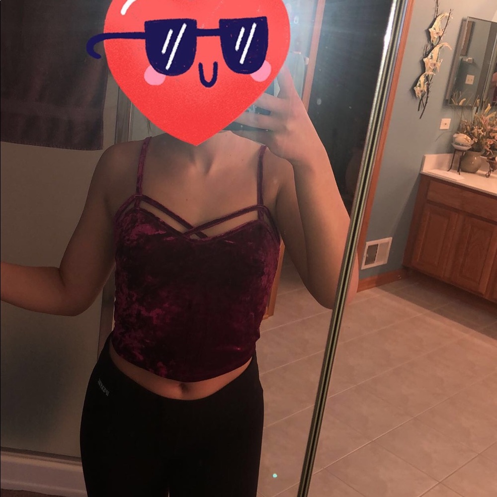 Crop top - Picture 2 of 2
